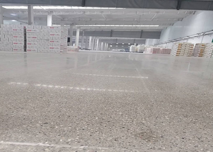 石家莊康富斯完美交付大型車間固化地坪施工！